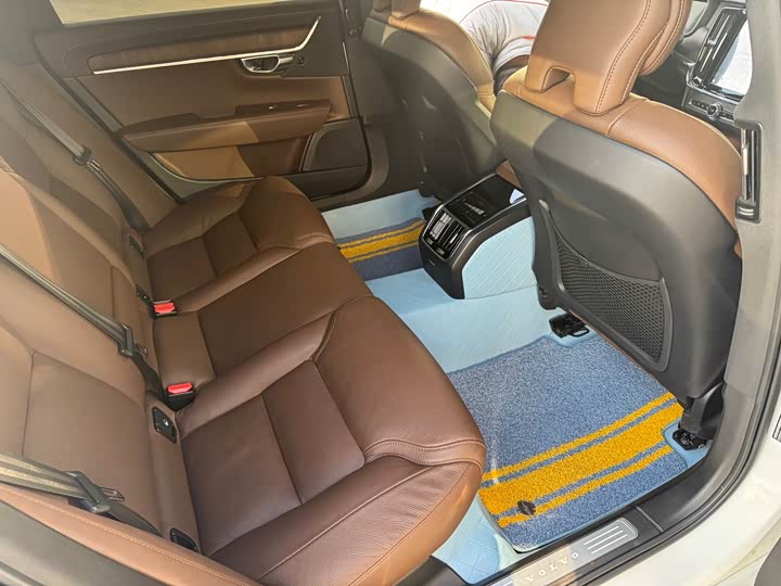 Фото 6 - Volvo S90