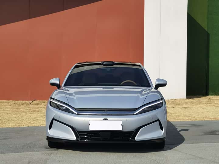 Фото 2 - BYD Han L