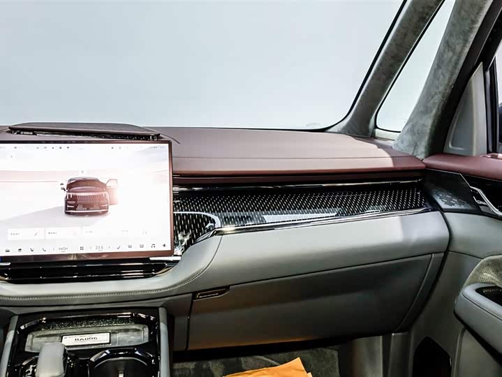 Фото 6 - Zeekr 009