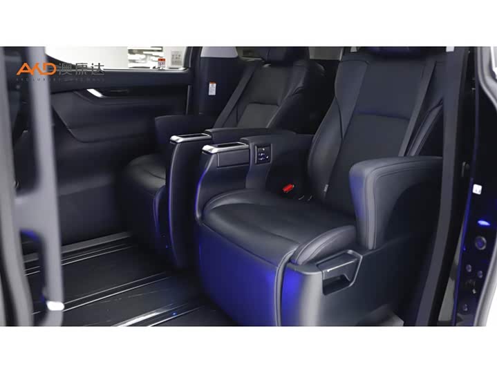 Фото 7 - Toyota Vellfire