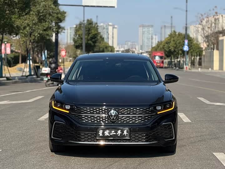 Photo 2 - Volkswagen Passat