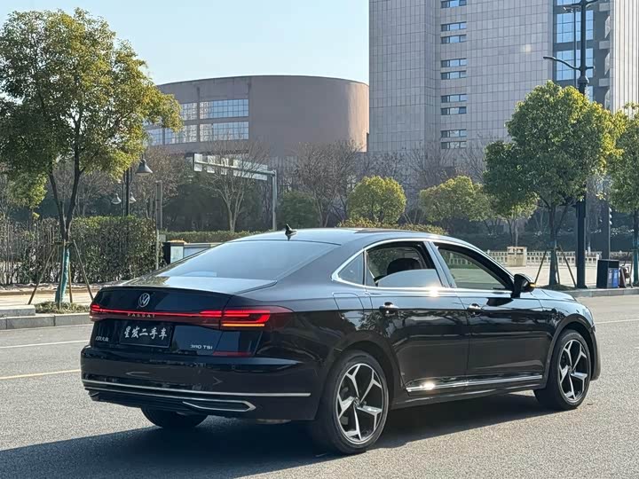 Photo 5 - Volkswagen Passat