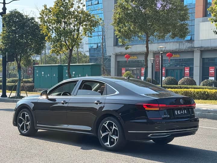 Photo 7 - Volkswagen Passat