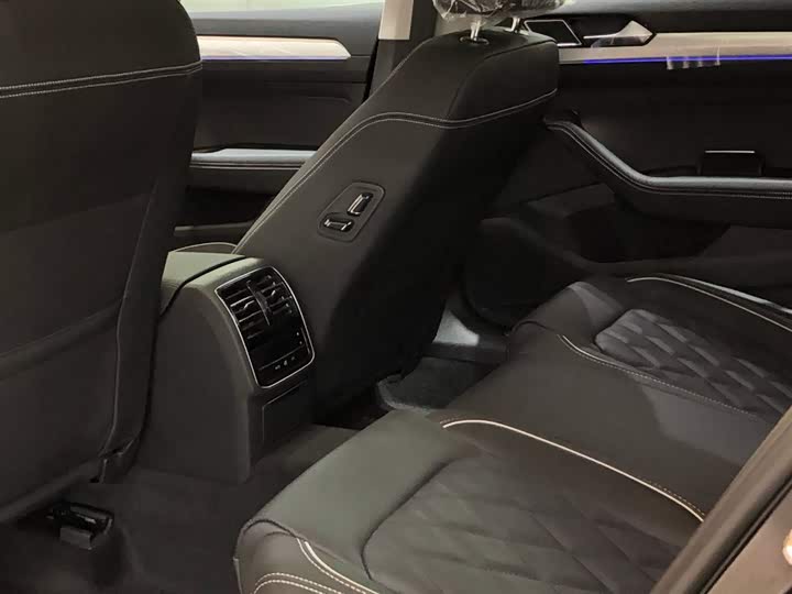 Фото 7 - Volkswagen Magotan GTE Hybrid