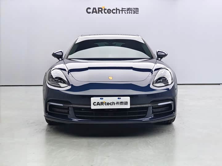 Фото 2 - Porsche Panamera