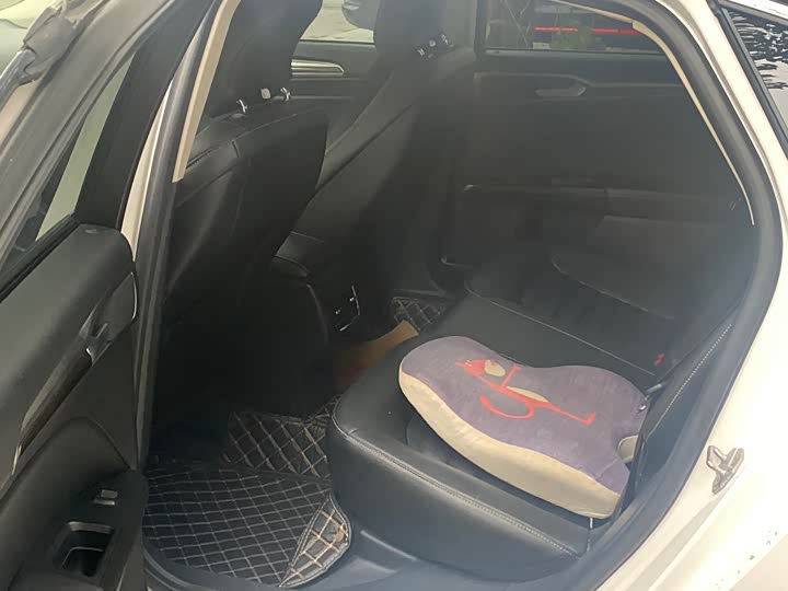 Фото 6 - Ford Mondeo