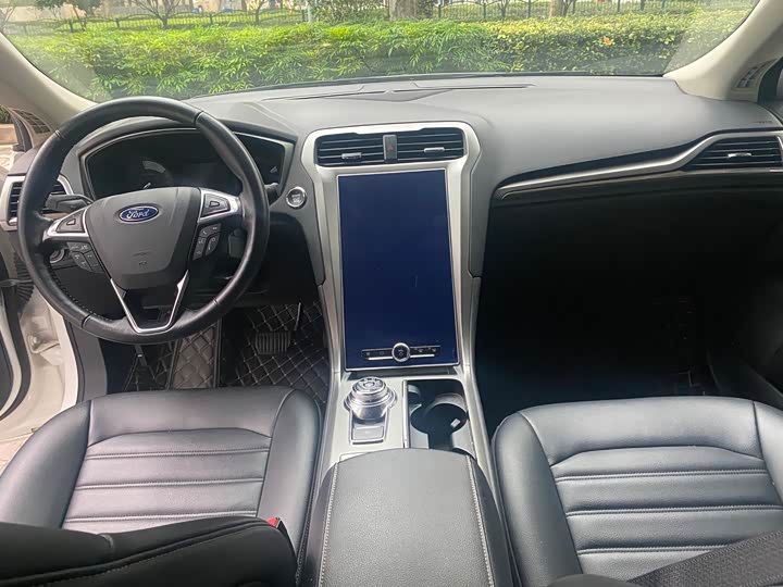 Фото 8 - Ford Mondeo