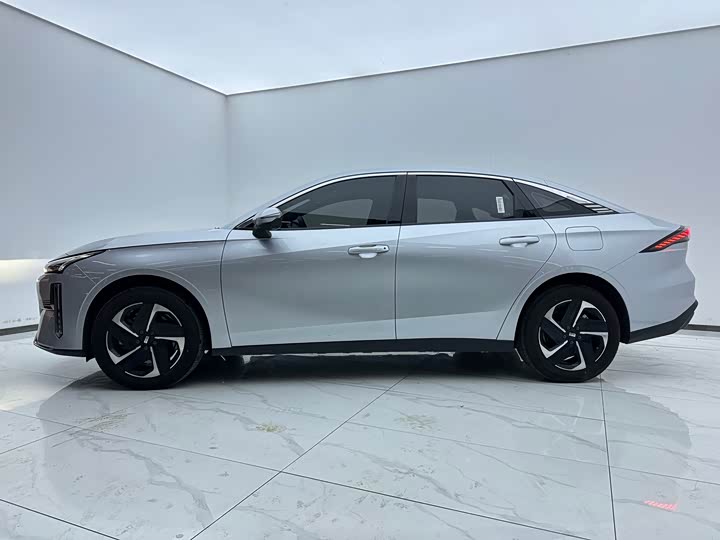 Фото 3 - Geely Galaxy L6