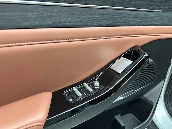 Фото 9 - Geely Galaxy L6