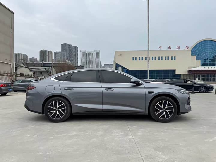 Фото 4 - BYD Qin L