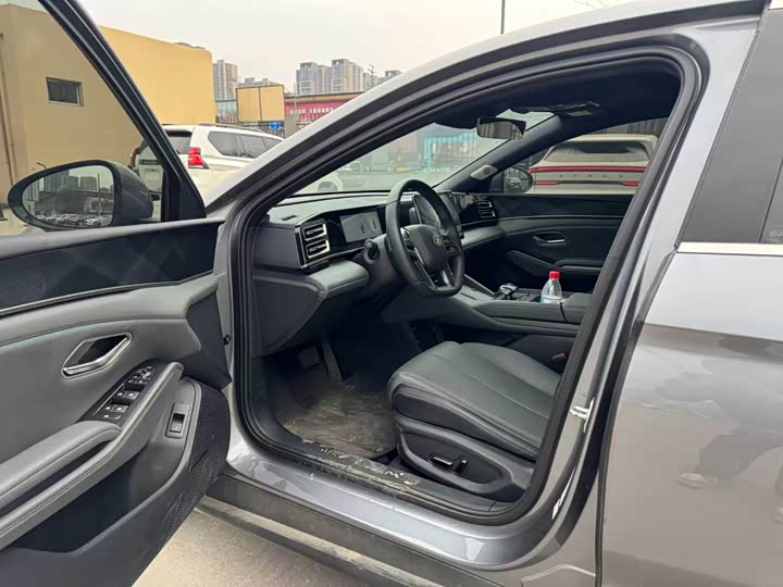 Фото 9 - BYD Qin L