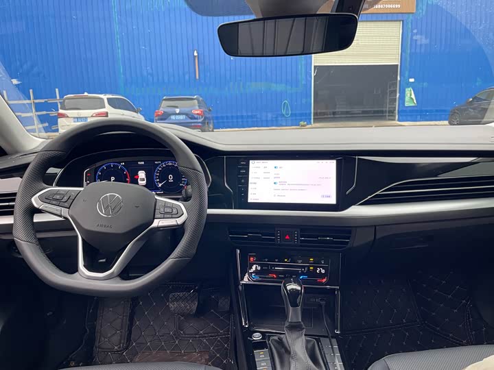 Фото 8 - Volkswagen Passat