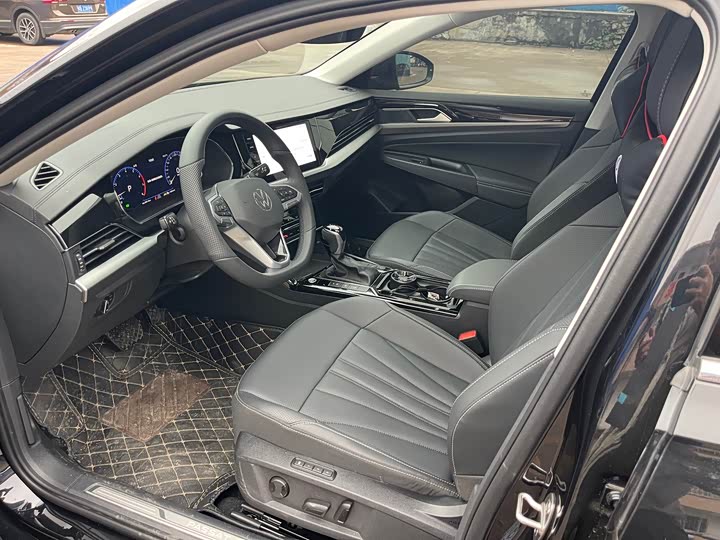 Фото 9 - Volkswagen Passat