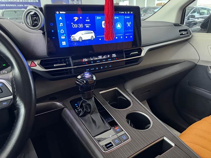 Фото 8 - Toyota Sienna