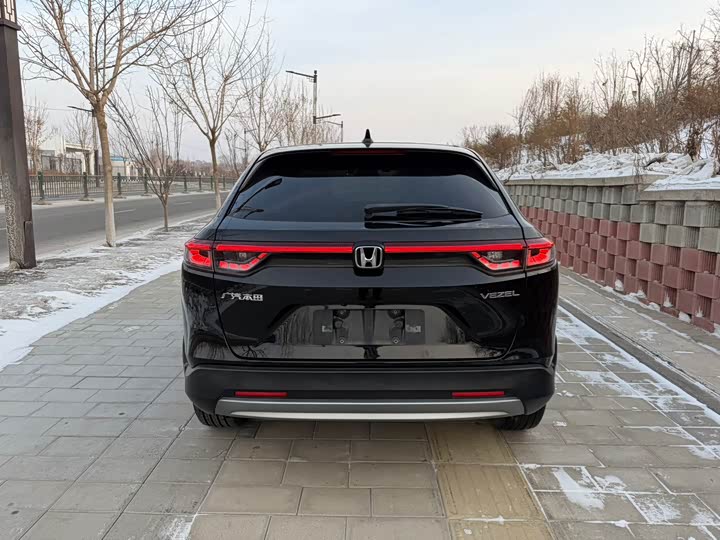 Фото 7 - Honda Vezel
