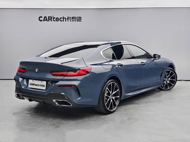 Фото 3 - BMW 8 Series