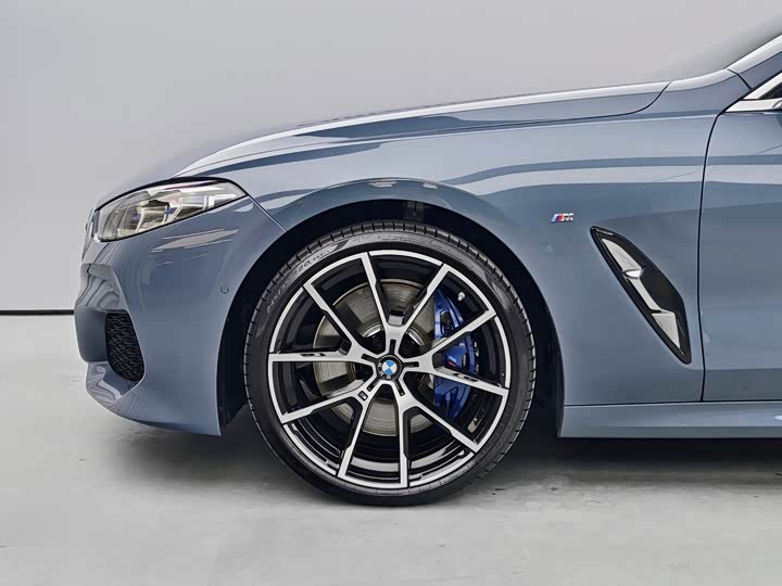 Фото 7 - BMW 8 Series