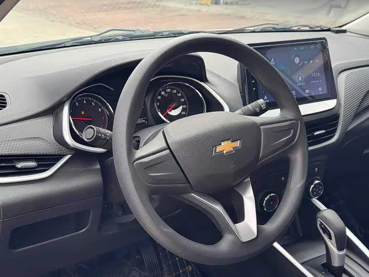 Фото 6 - Chevrolet Onix (Cavalier)