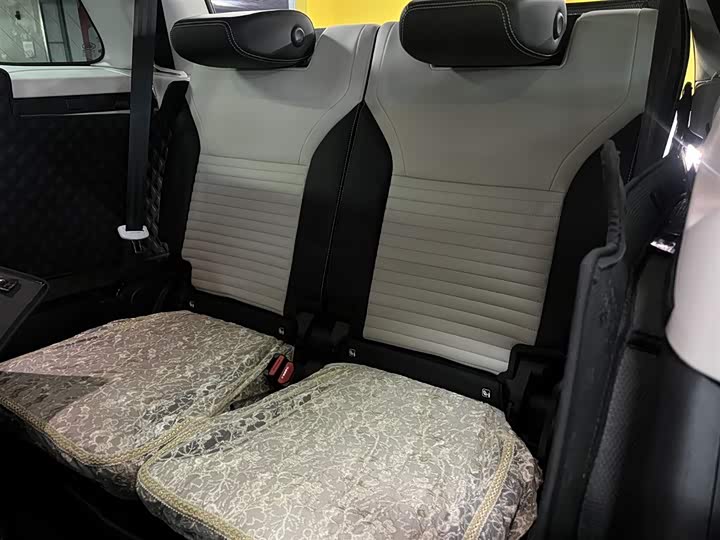 Фото 9 - Land Rover Discovery