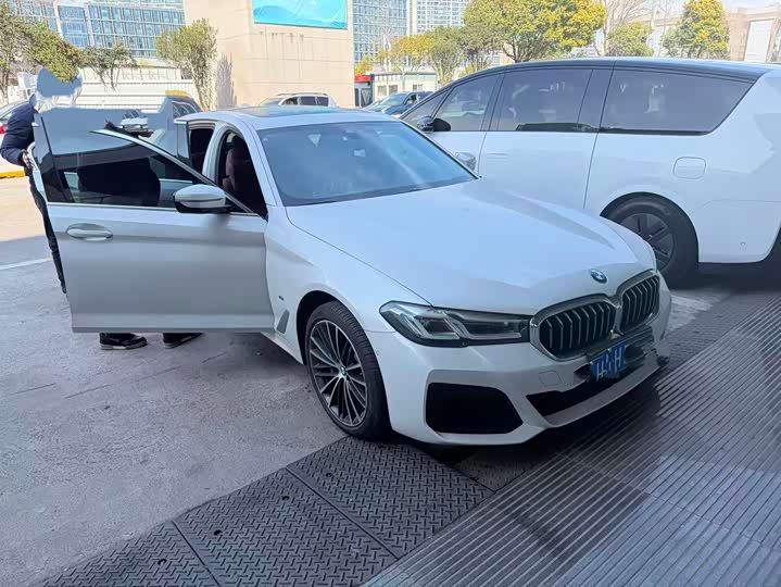 Фото 1 - BMW 5 Series