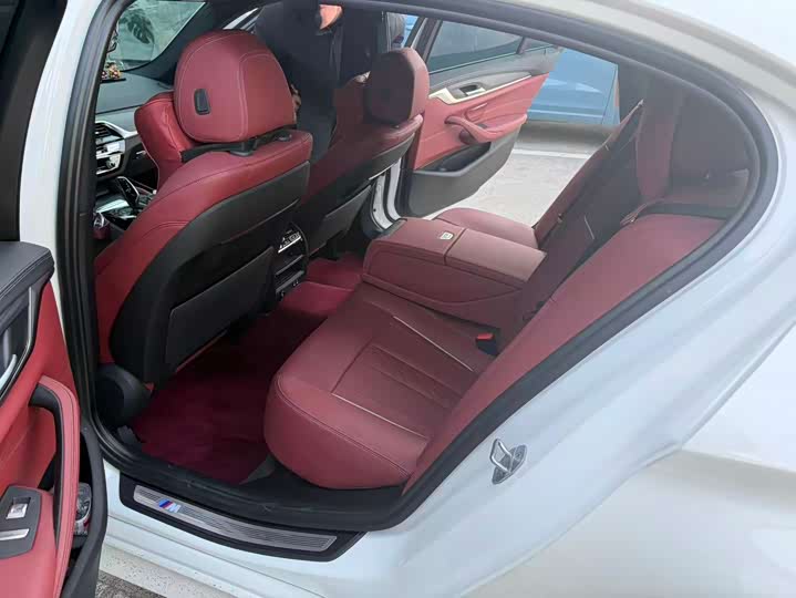 Фото 2 - BMW 5 Series