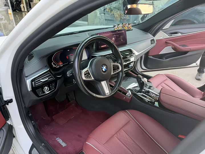 Фото 3 - BMW 5 Series