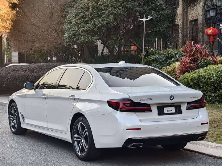 Фото 5 - BMW 5 Series