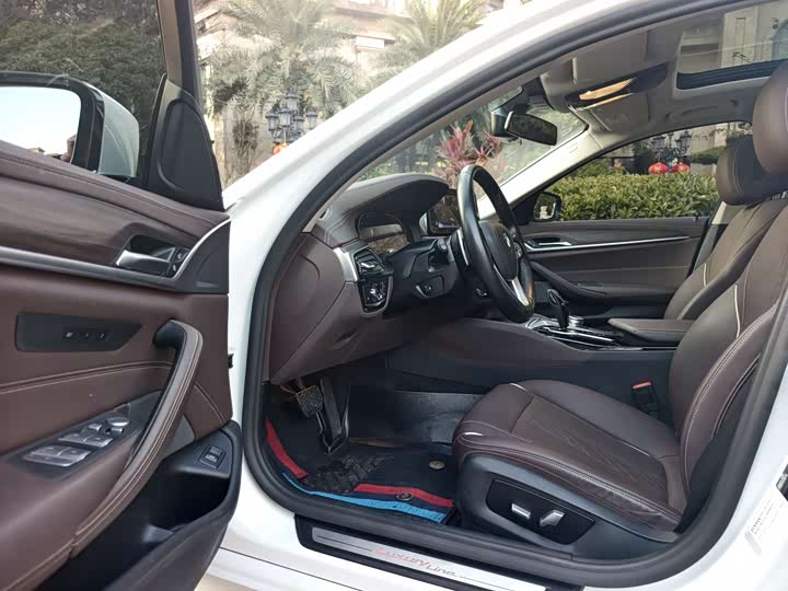 Фото 8 - BMW 5 Series