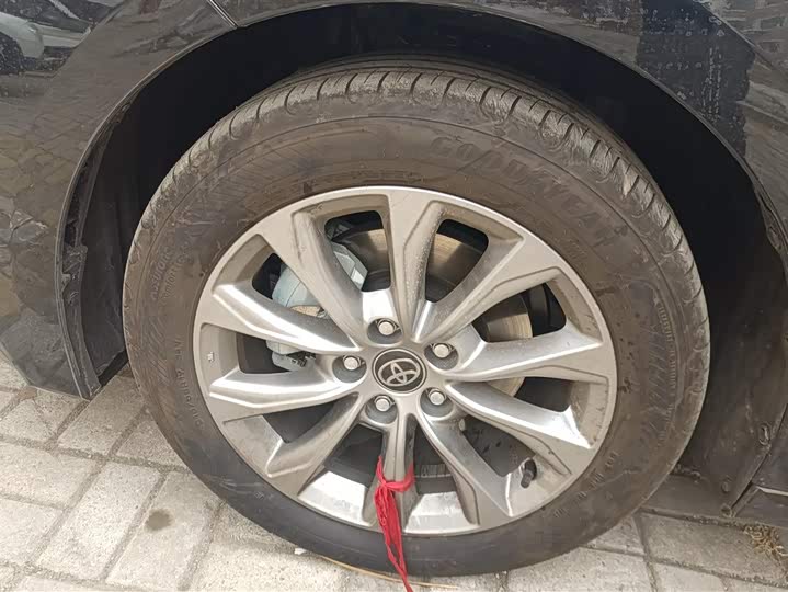 Фото 6 - Toyota Avalon