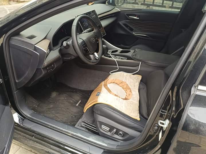 Фото 9 - Toyota Avalon