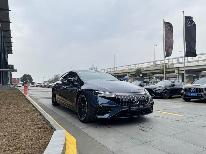 Фото 4 - Mercedes-Benz EQS AMG