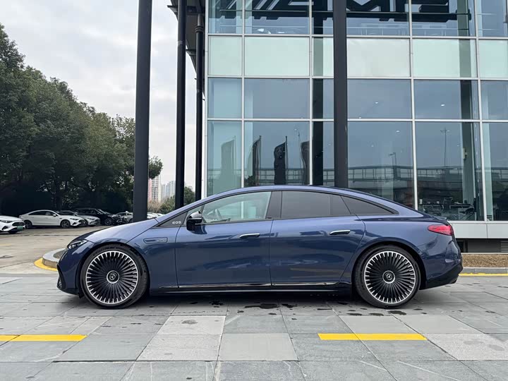 Фото 6 - Mercedes-Benz EQS AMG