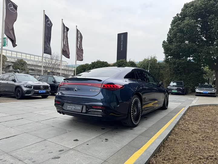 Фото 9 - Mercedes-Benz EQS AMG