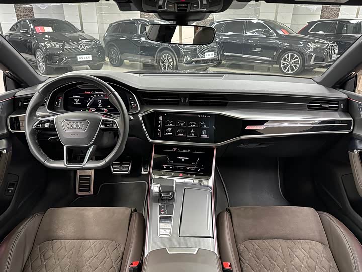 Фото 8 - Audi A7L