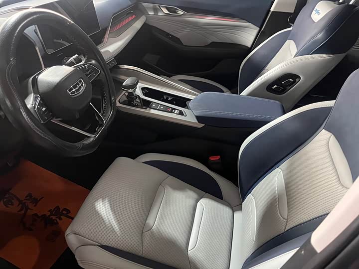 Фото 4 - Geely Preface