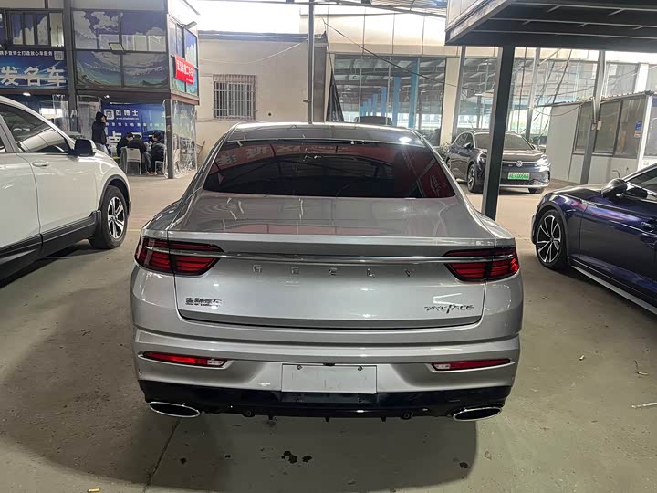 Фото 9 - Geely Preface