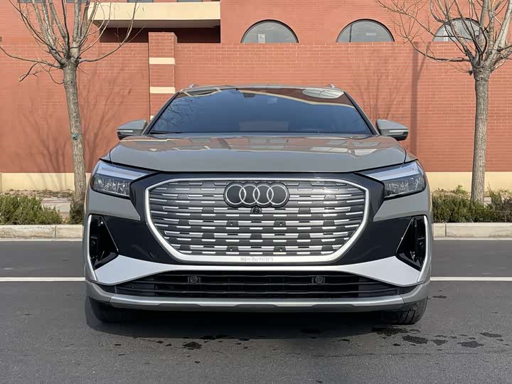 Фото 2 - Audi Q4 e-tron