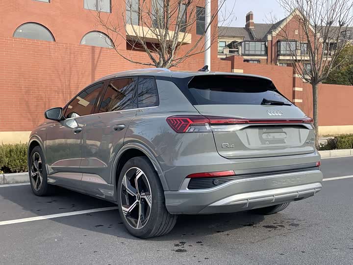 Фото 4 - Audi Q4 e-tron