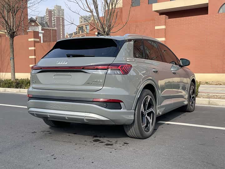 Фото 6 - Audi Q4 e-tron