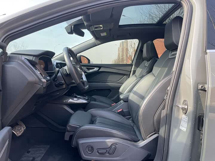 Фото 8 - Audi Q4 e-tron