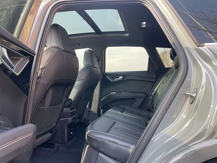 Фото 9 - Audi Q4 e-tron