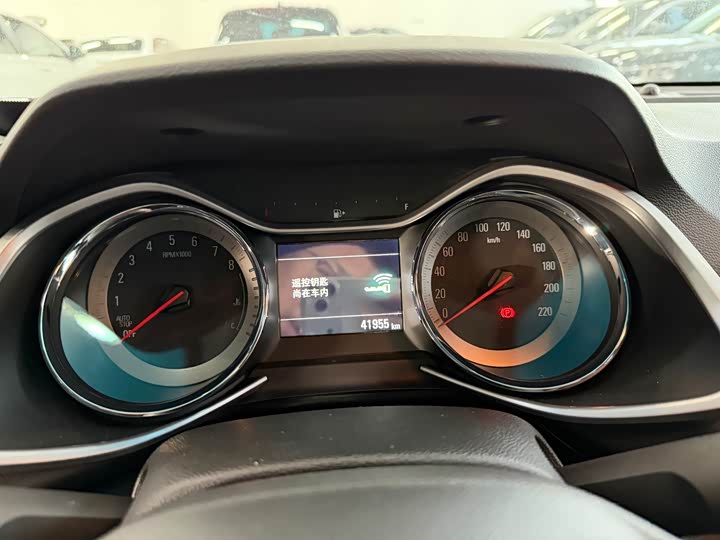 Фото 9 - Chevrolet Orlando