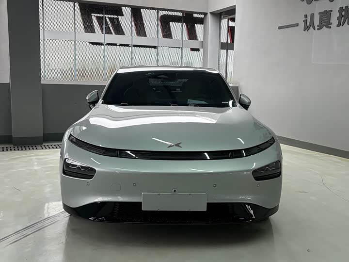 Фото 2 - XPeng P7