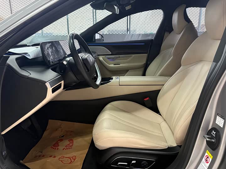 Фото 4 - XPeng P7