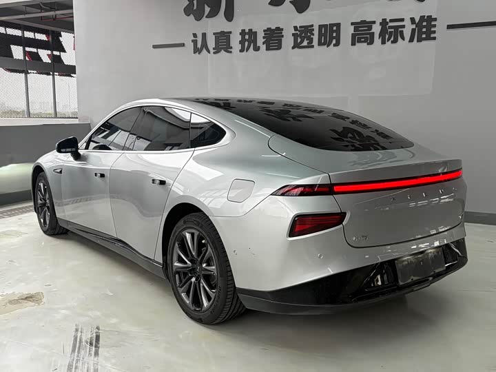 Фото 7 - XPeng P7