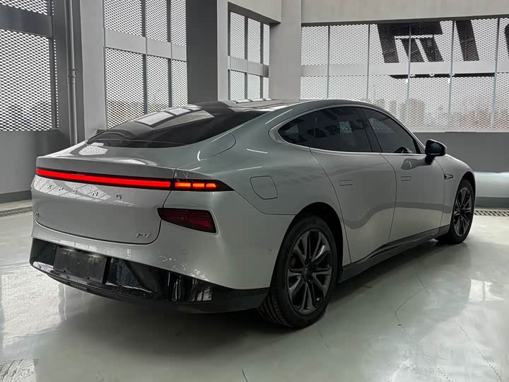 Фото 9 - XPeng P7