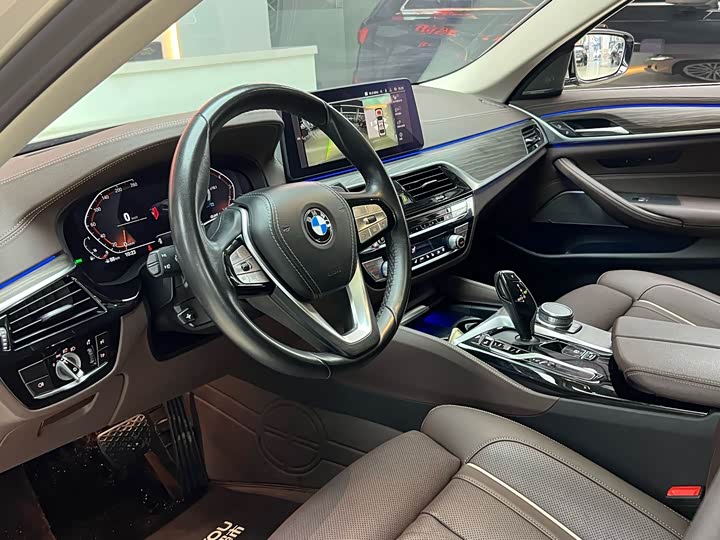 Фото 8 - BMW 5 Series