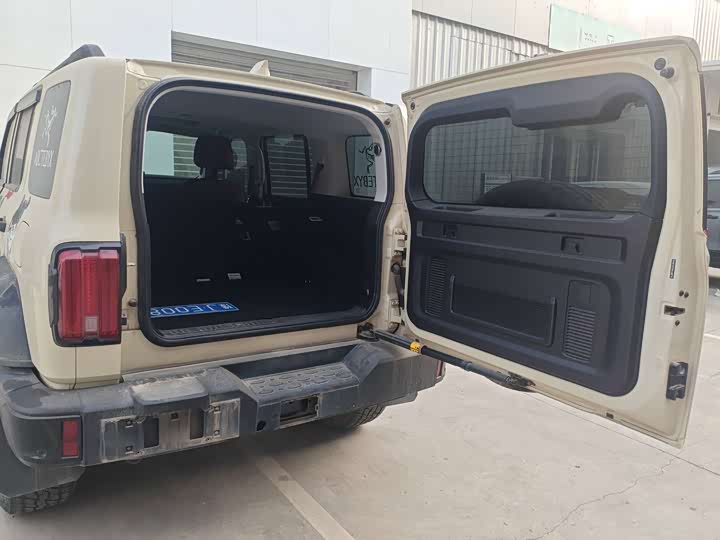 Фото 9 - Tank 300