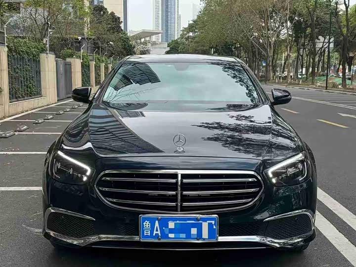 Photo 3 - Mercedes-Benz E-Class