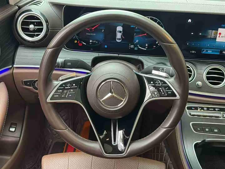 Photo 6 - Mercedes-Benz E-Class